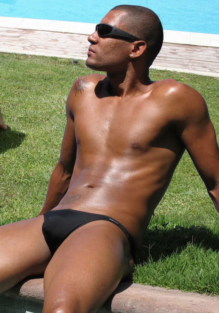 Ergowear Pouch Swimsuit Bikini X3D Black sitting by pool